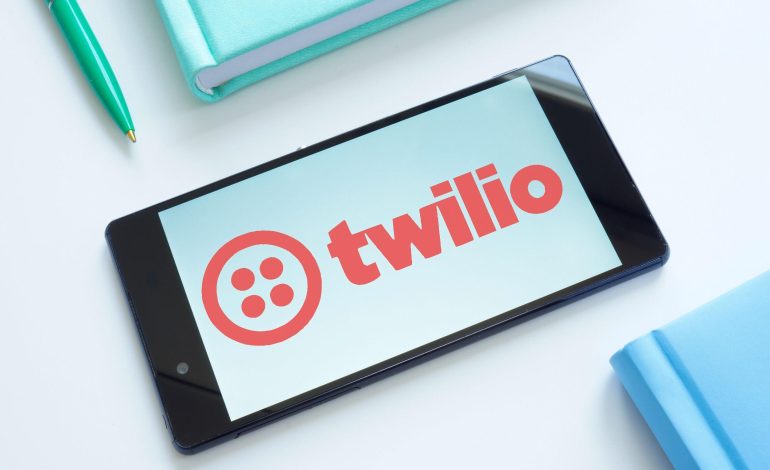  Two US tech stocks on the verge of initiating dividends: here’s what to watch