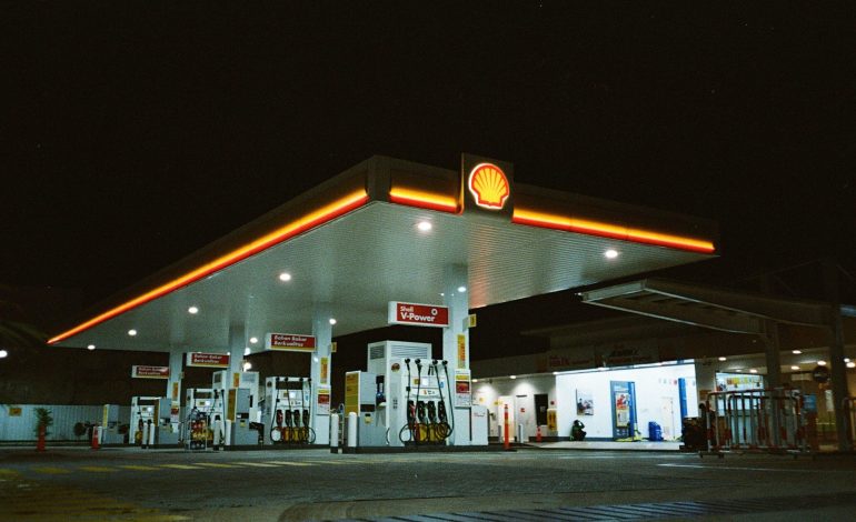  Shell offloads Singapore refinery to Chandra Asri-Glencore joint venture