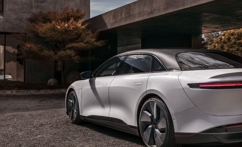  Tesla drivers are switching to Lucid in big numbers