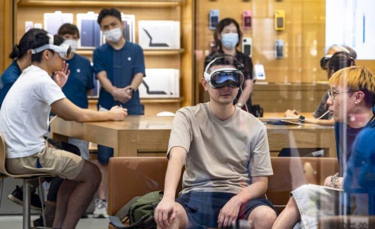 Apple sues former Vision Pro employee for allegedly stealing ‘thousands of documents’ before joining Snap