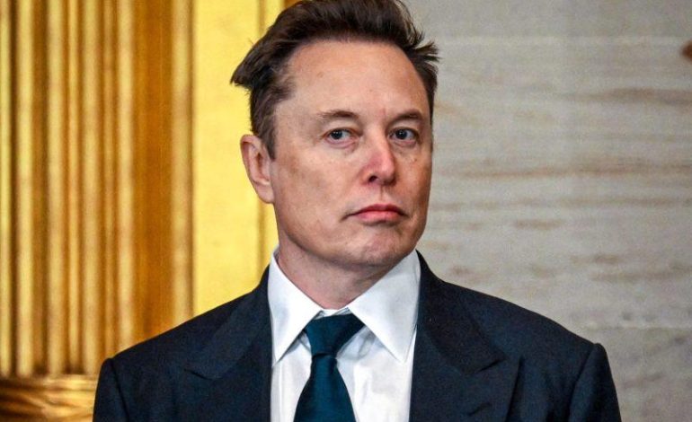  Musk threatens ‘immediate’ legal action against Apple over alleged antitrust violations