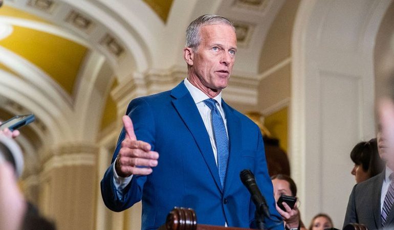 Reckoning looms for politicians as longest government shutdown persists