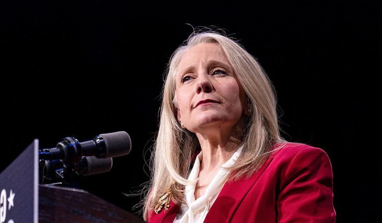 Republican populism craters as Trump stumbles, Democrats surge