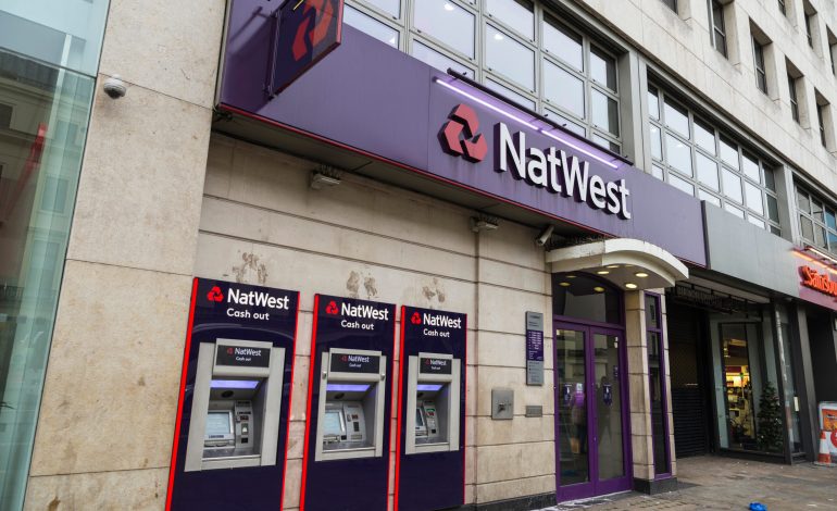 NatWest share price dips after the Evalyn buyout as traders eye Q4 earnings